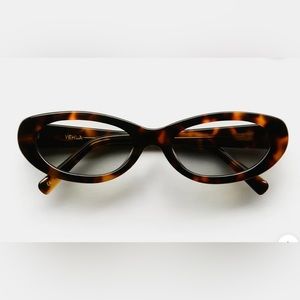 NWOT VEHLA Willow - Choc Tort/Graphite